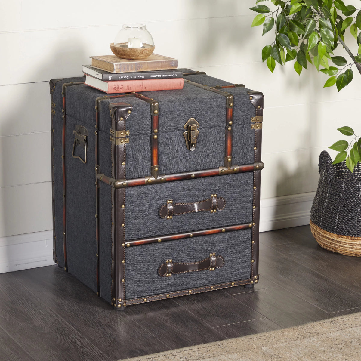 Brown Traditional Wood Storage Trunk Chest J8536