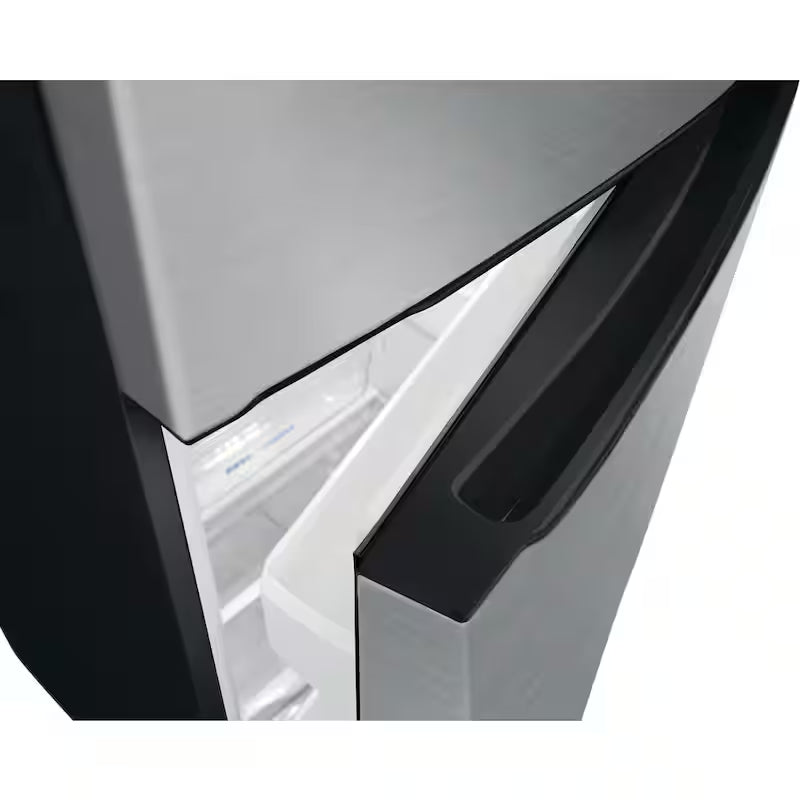 Top Freezer Refrigerator in Stainless Steel B68156