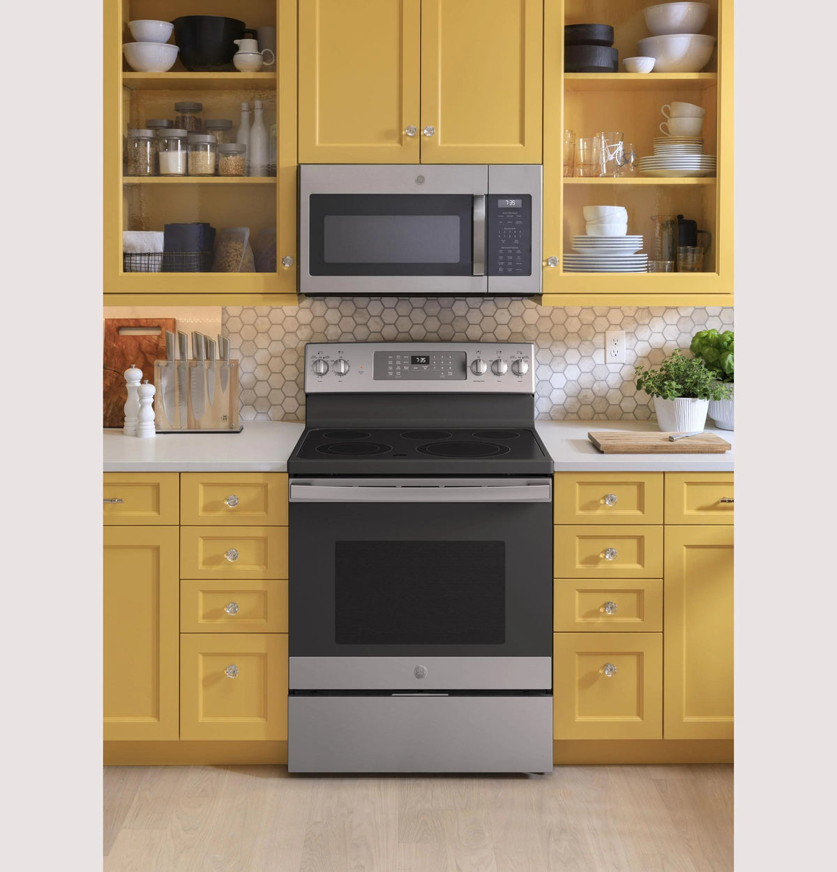 30" Free-Standing Electric Convection Range with Air Fry S225